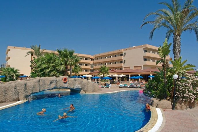 Nissiana Hotel & Bungalows, Ayia Napa, Cyprus - Hotelandtennis.com