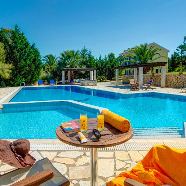 Liakas Village Apartments, Kefalonia, Greece - Hotelandtennis.com