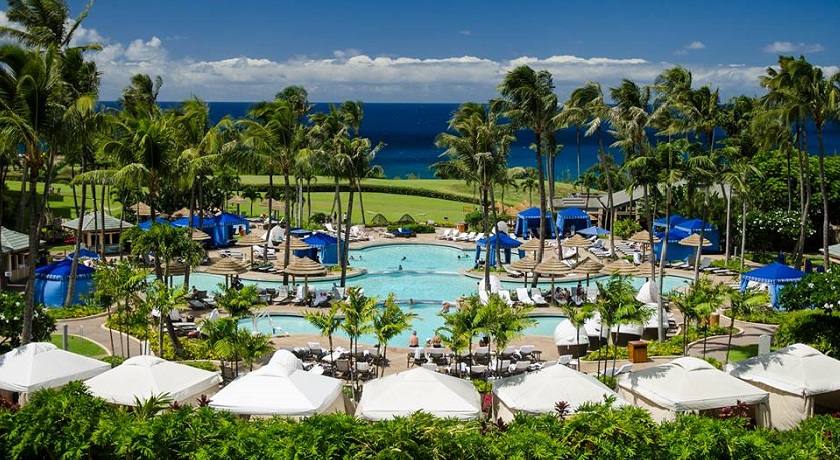 https://hotelandtennis.com/wp-content/uploads/2017/12/The-Ritz-Carlton-Kapalua-Exterior-4.jpg